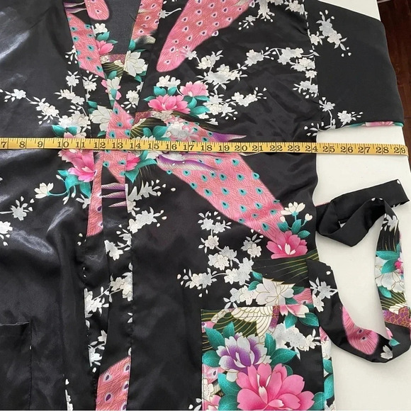 Vintage Satin Robe Black With Peacock One Size Pink Light Blue Green - Picture 9 of 9